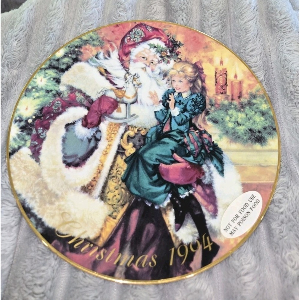 Avon Collectible Christmas Plate "The Wonder Of Christmas" 1994 HOLIDAY Vintage
